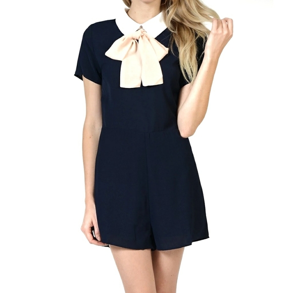 Forever 21 Pants - 🐞🐞Forever 21 blue Neck Tie Shorts romper